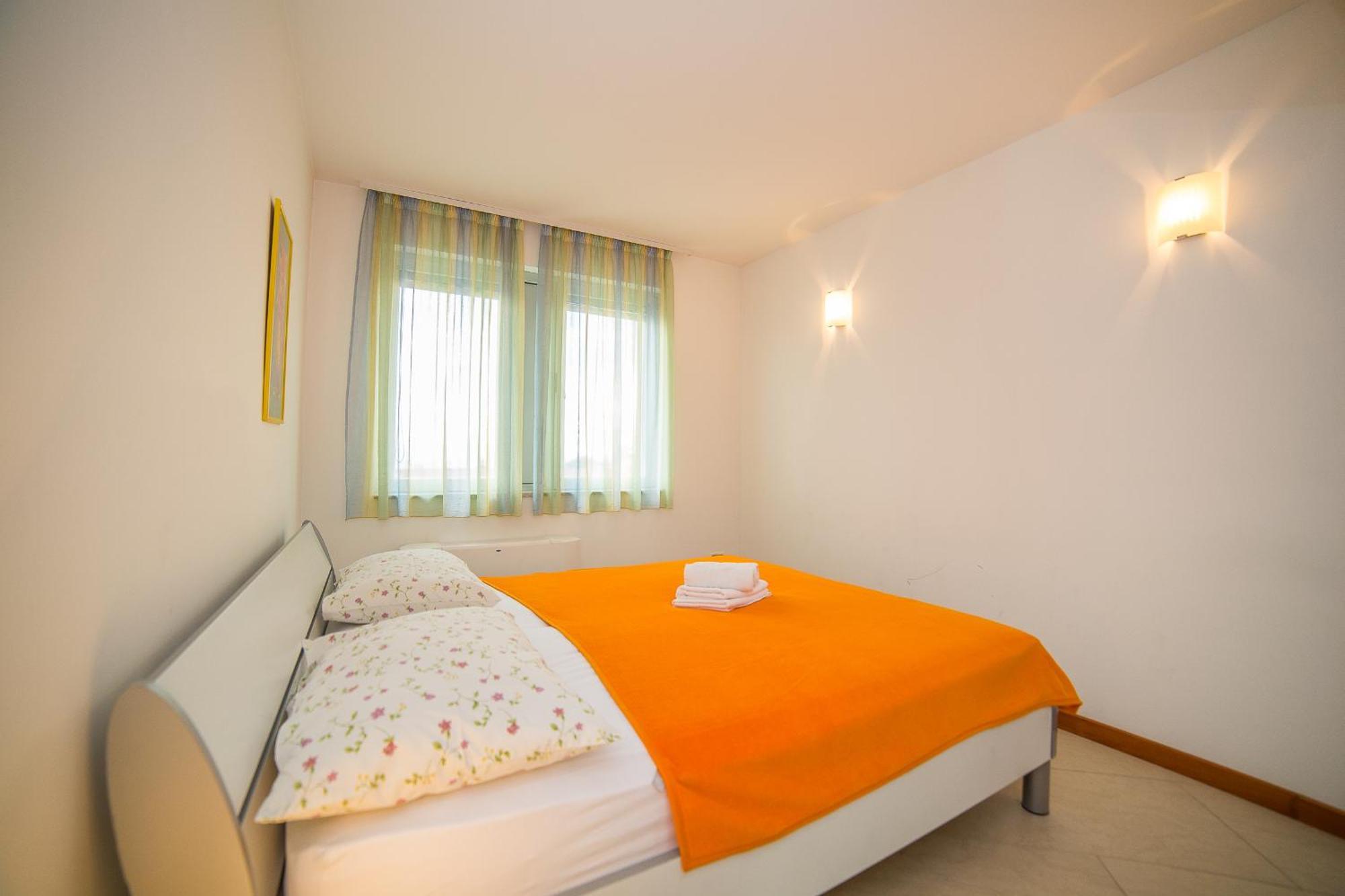 Apartments Milan Makarska Oda fotoğraf