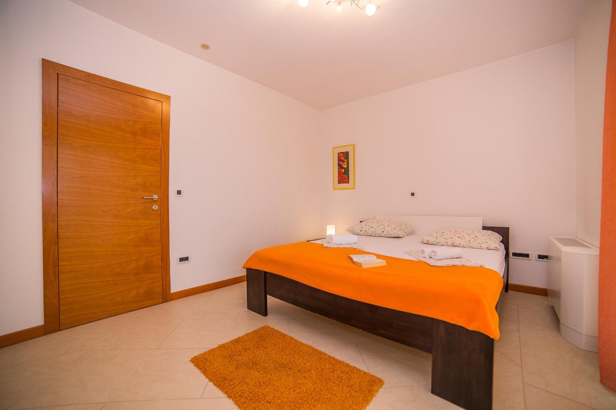 Apartments Milan Makarska Oda fotoğraf