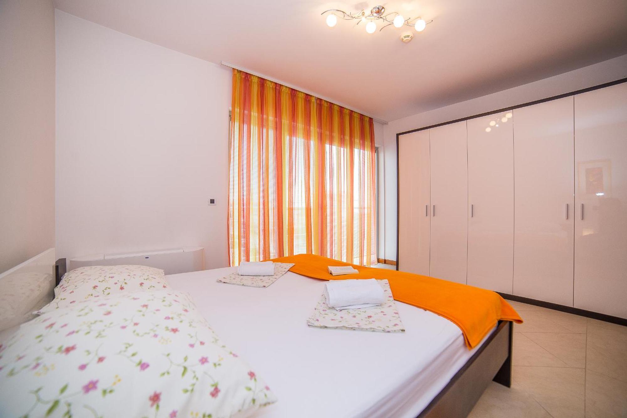Apartments Milan Makarska Oda fotoğraf
