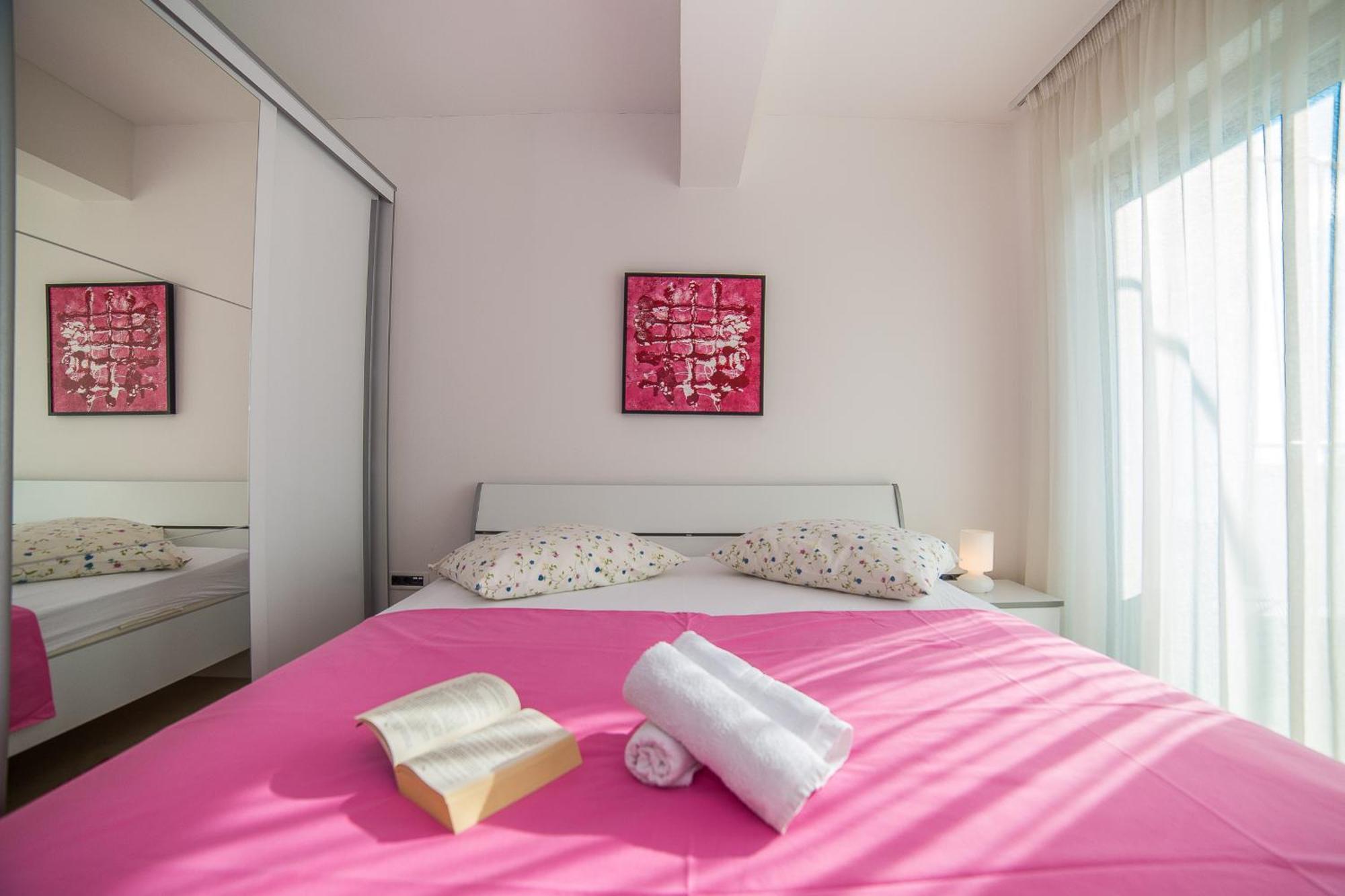 Apartments Milan Makarska Oda fotoğraf